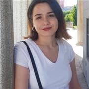 Educadora Social, especializada en Educación Especial y, actualmente cursando el Grado en Educación Primaria